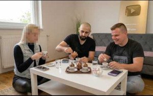 🪑 Fehim Šugo zvani Laloka POKLONIO stol mom Bratari