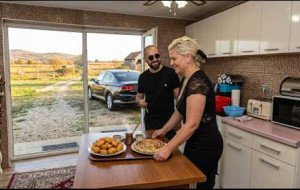 🥧☕ ZVALA ME SEKA NA KAFU I PITU