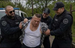 👮🏻‍♂️ BRATARI SMIJEŠNO ŠTO ĆE ZAVRŠITI IZA REŠETAKA